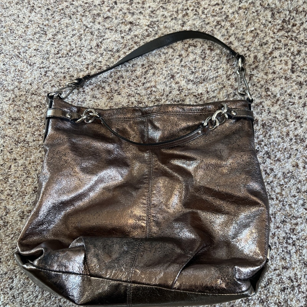 COACH ROSE GOLD MetallicLeather Handbag One Handle Inner Pockets Great Condition